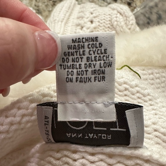 Ann Taylor Loft Knitted White Zip Up w/ Faux Fur hood Sweater Jacket Sz L - Picture 6 of 8